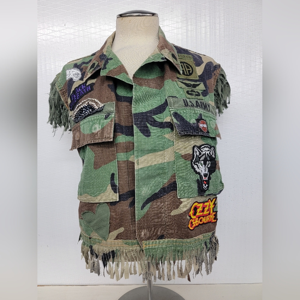 US Army Fringe Ozzy Vest Rock Patches Harley Davidson Upcycled - Picture 4 of 15